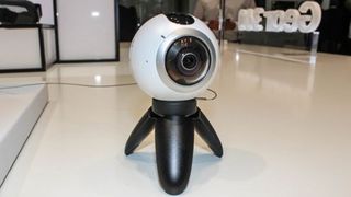 6. 360度写真を撮る: 360度カメラ