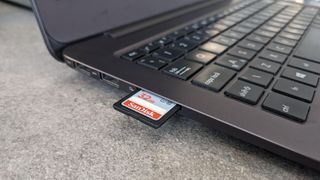 Windows で SD カードをフォーマットする方法