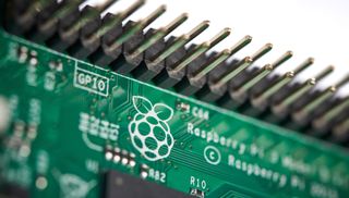 Raspberry Pi セキュリティカメラを構築する方法
