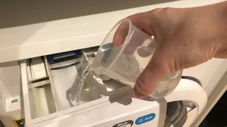 洗濯機の掃除方法：酢を使った洗濯機