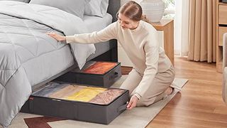ベッドの下の収納袋