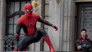 スパイダーマンとスタンジ博士が家に帰れない