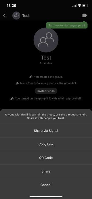グループ チャットの招待状を共有する 4 つの異なる方法を提供する Signal のスクリーンショット。