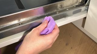 食器洗い機のドアの掃除