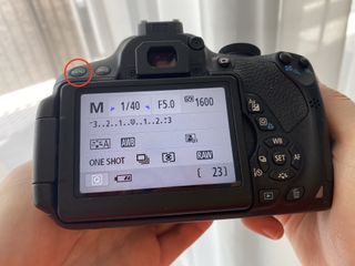 デジタルカメラを使用してSDカードをフォーマットする方法