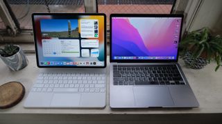 iPad Pro と MacBook Pro を並べて表示
