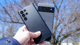 Samsung Galaxy S22 Ultra と Google Pixel 6 Pro - Android から Android にデータを転送する方法に関する記事を表します。