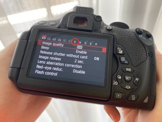 デジタルカメラを使用してSDカードをフォーマットする方法