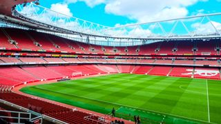 エミレーツ スタジアム - プレミア リーグ チーム アーセナルの本拠地