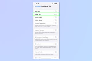 iPhone でフォント サイズを変更するために必要な手順を示すスクリーンショット