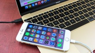 iOS 9をダウンロードしてインストールします