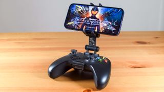 Xbox ワイヤレス コントローラーと iPhone 12