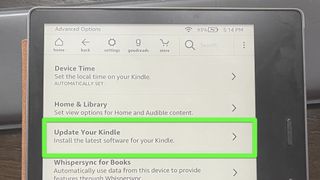 詳細オプション画面で「Kindle を更新する」が強調表示された Kindle Oasis