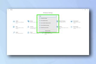 Windows 10 のクリップボード設定メニュー。Windows でクリップボード履歴を有効にする方法を示しています。