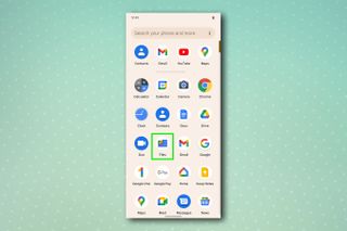 ファイル フォルダーが強調表示されている、Google スマートフォンのアプリ メニューの画像