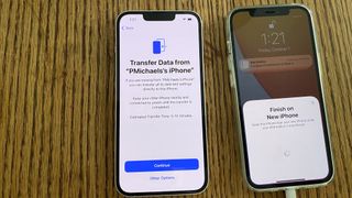 クイックスタートを使用してiPhone 13をセットアップする方法は次のとおりです。