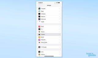 カメラの見出しが強調表示されている iOS 設定アプリのスクリーンショット