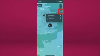 iPhone の天気アプリでインタラクティブな地図にアクセスする方法 - 積み上げられた四角形のアイコンをクリックします