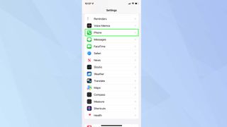 「電話が強調表示された」iOS 15 設定アプリを示すスクリーンショット
