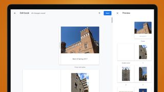 Google フォト ブックのインターフェースを表示するノートパソコンの画面