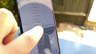 Android 12 のスクロール スクリーンショット — スライダーをドラッグする