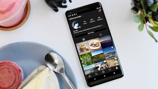 Instagramのダークモードを有効にする方法