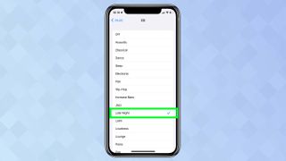 「Late night」が選択されたEQメニューを示すiPhoneのスクリーンショット