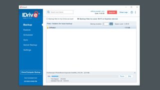 進行中の IDrive バックアップのスクリーンショット